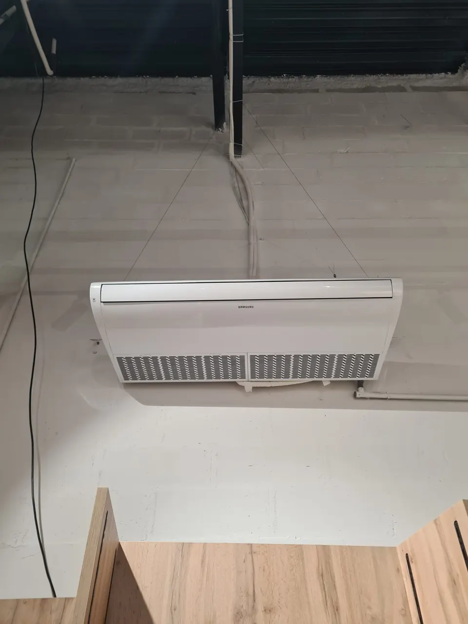 Unité plafonnière Samsung WindFree posée par NJ Concept